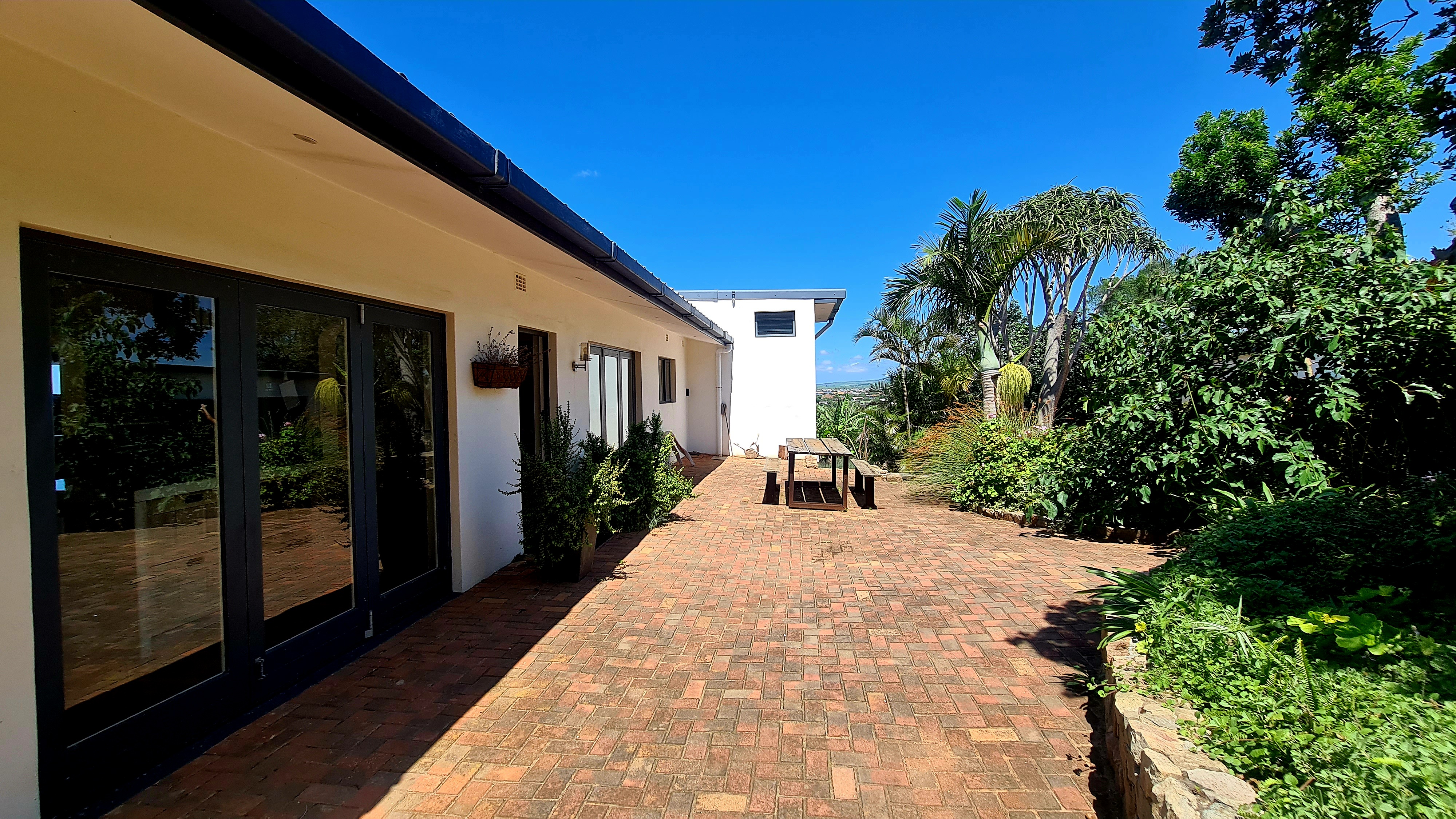 5 Bedroom Property for Sale in Kenton On Sea Eastern Cape